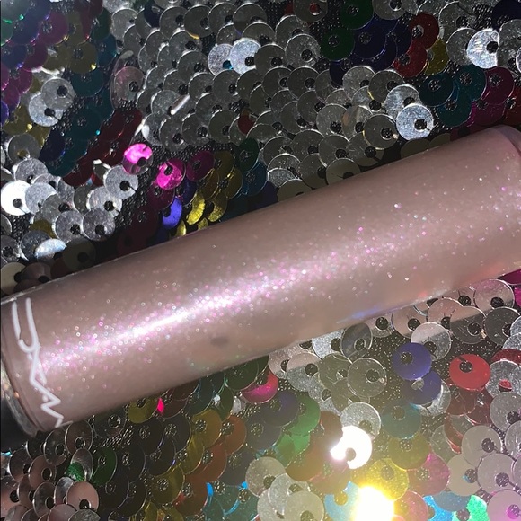 SOLD MAC lipglass in “interspacial” - Picture 2 of 5